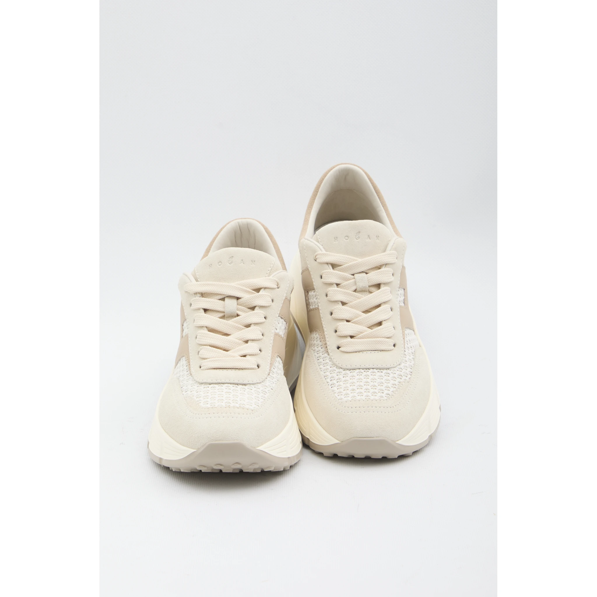 أحذية رياضية عالية الدقة