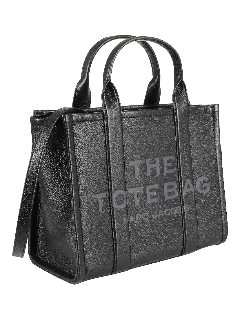 حقيبة متوسطة الحجم