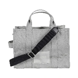 حقيبة متوسطة الحجم