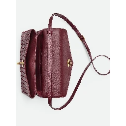 حقائب بوتيغا فينيتا.. حمراء