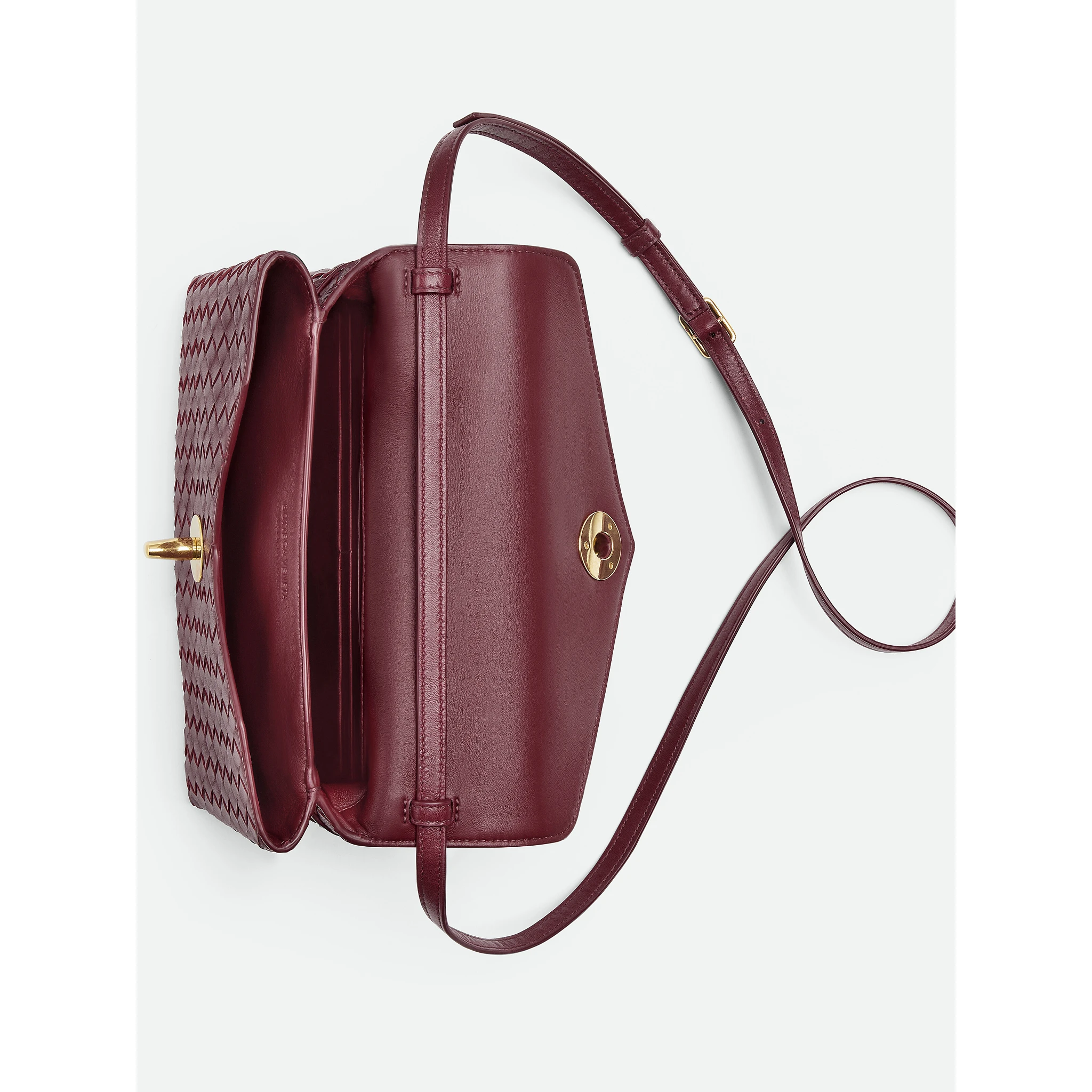 حقائب بوتيغا فينيتا.. حمراء