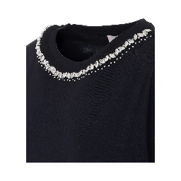 تيشيرتات وبولو من تصميم ليو جو باللون الأسود