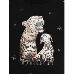 تيشيرتات وبولو من تصميم ليو جو باللون الأسود