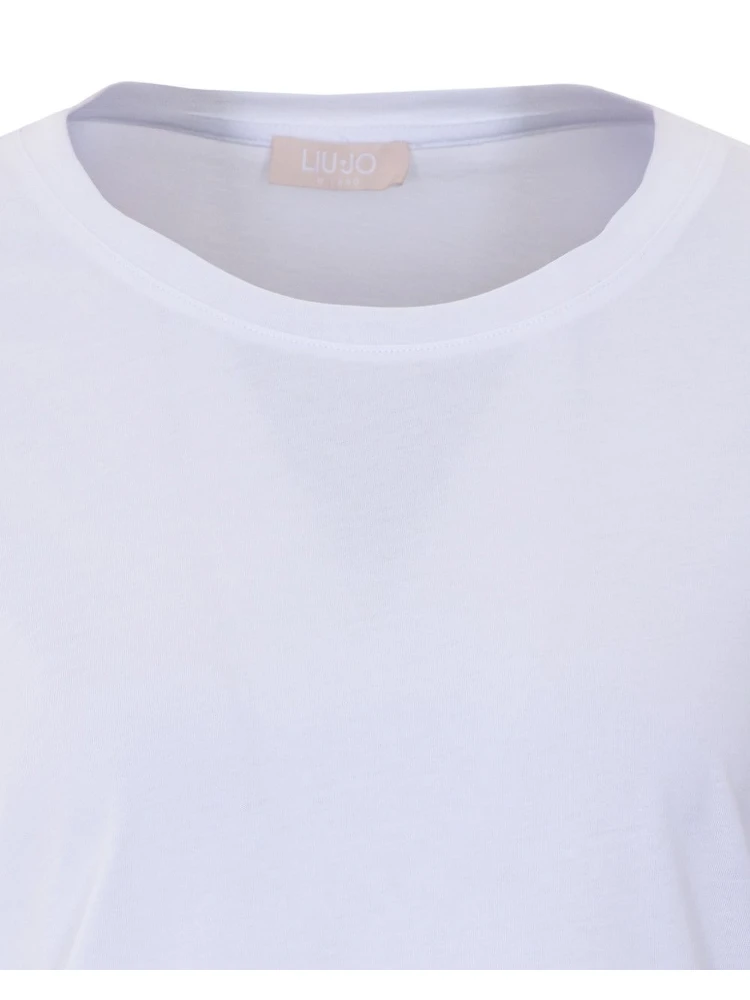 تيشيرتات وبولو بيضاء من تصميم ليو جو alternative