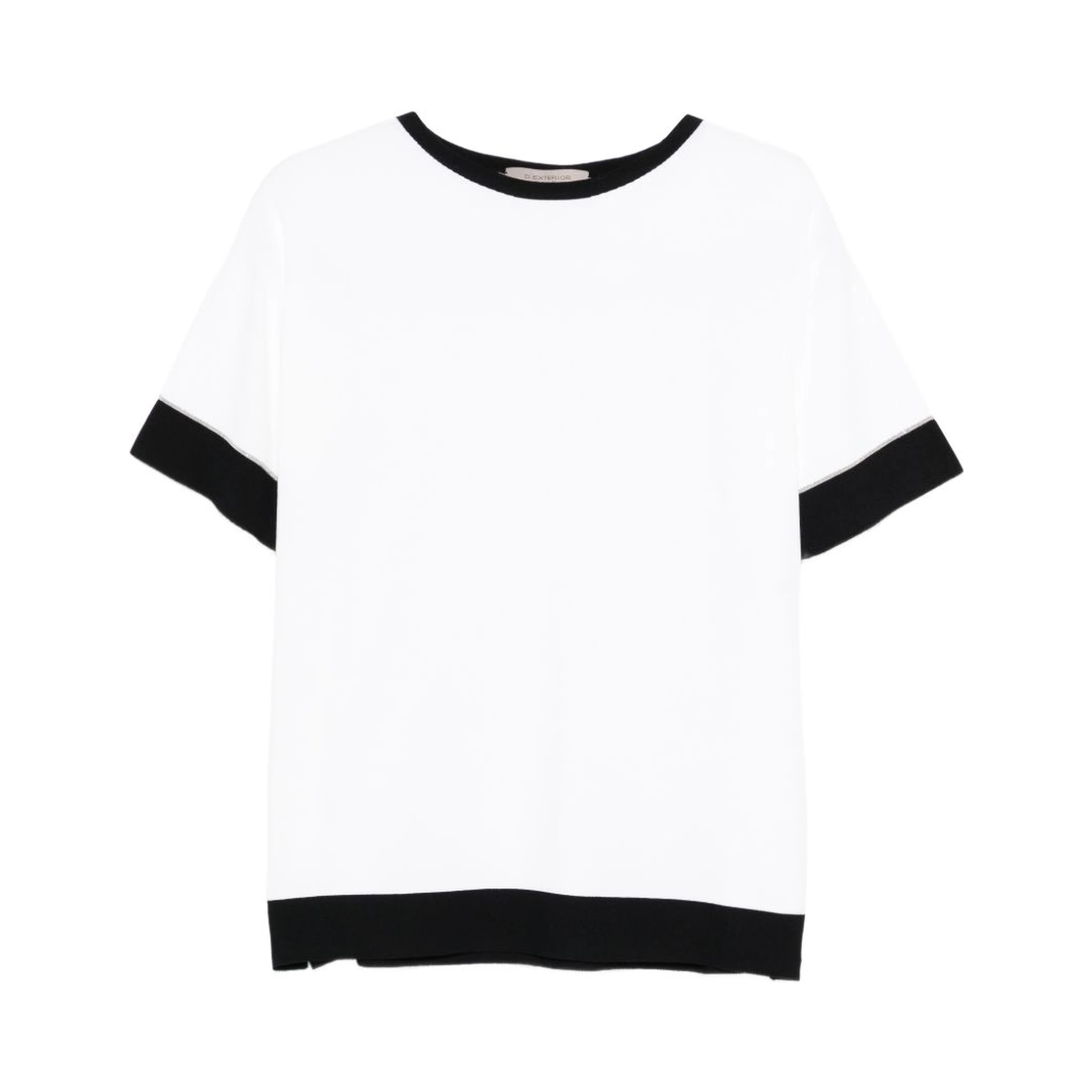 تيشيرتات وبولو سوداء من D EXTERIOR