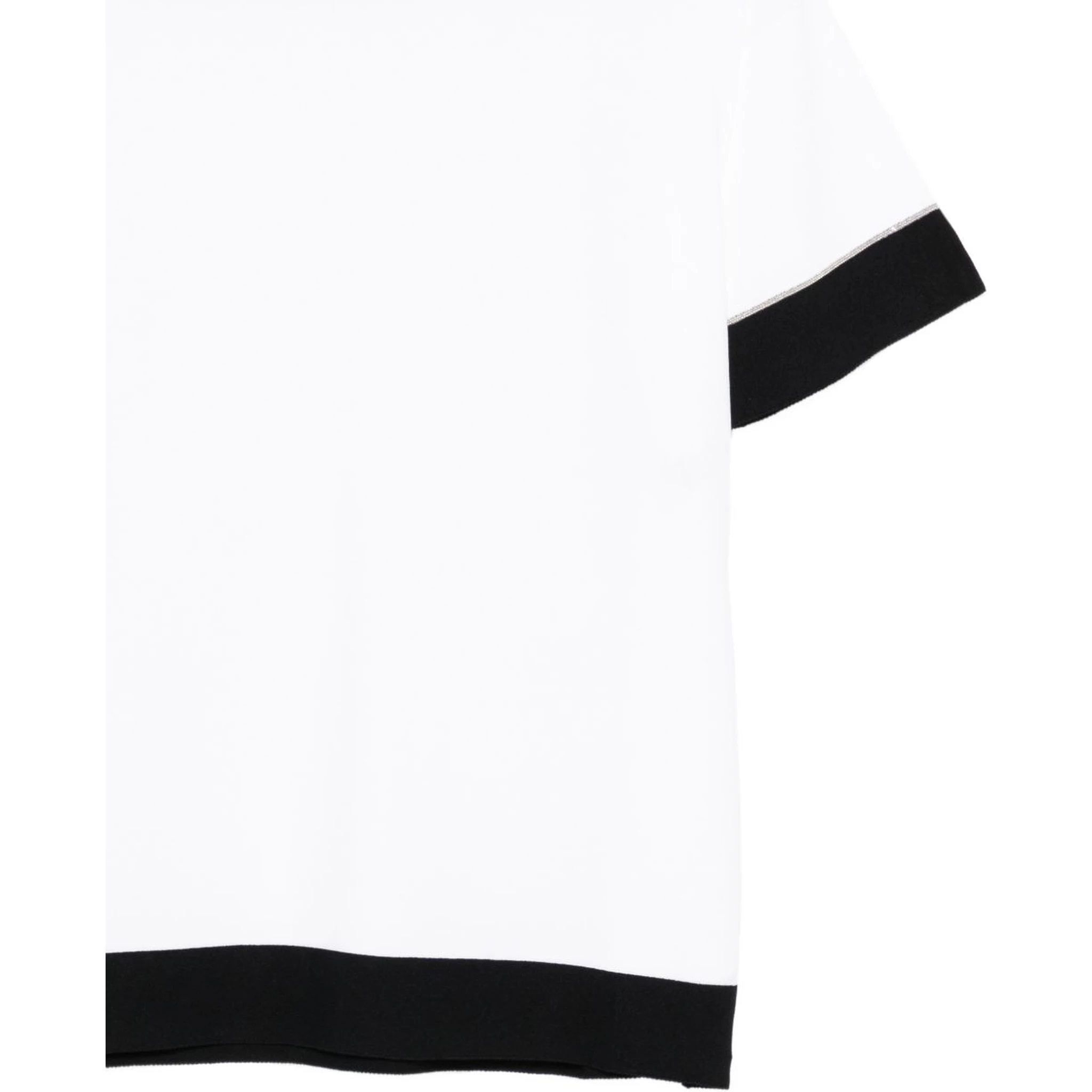 تيشيرتات وبولو سوداء من D EXTERIOR