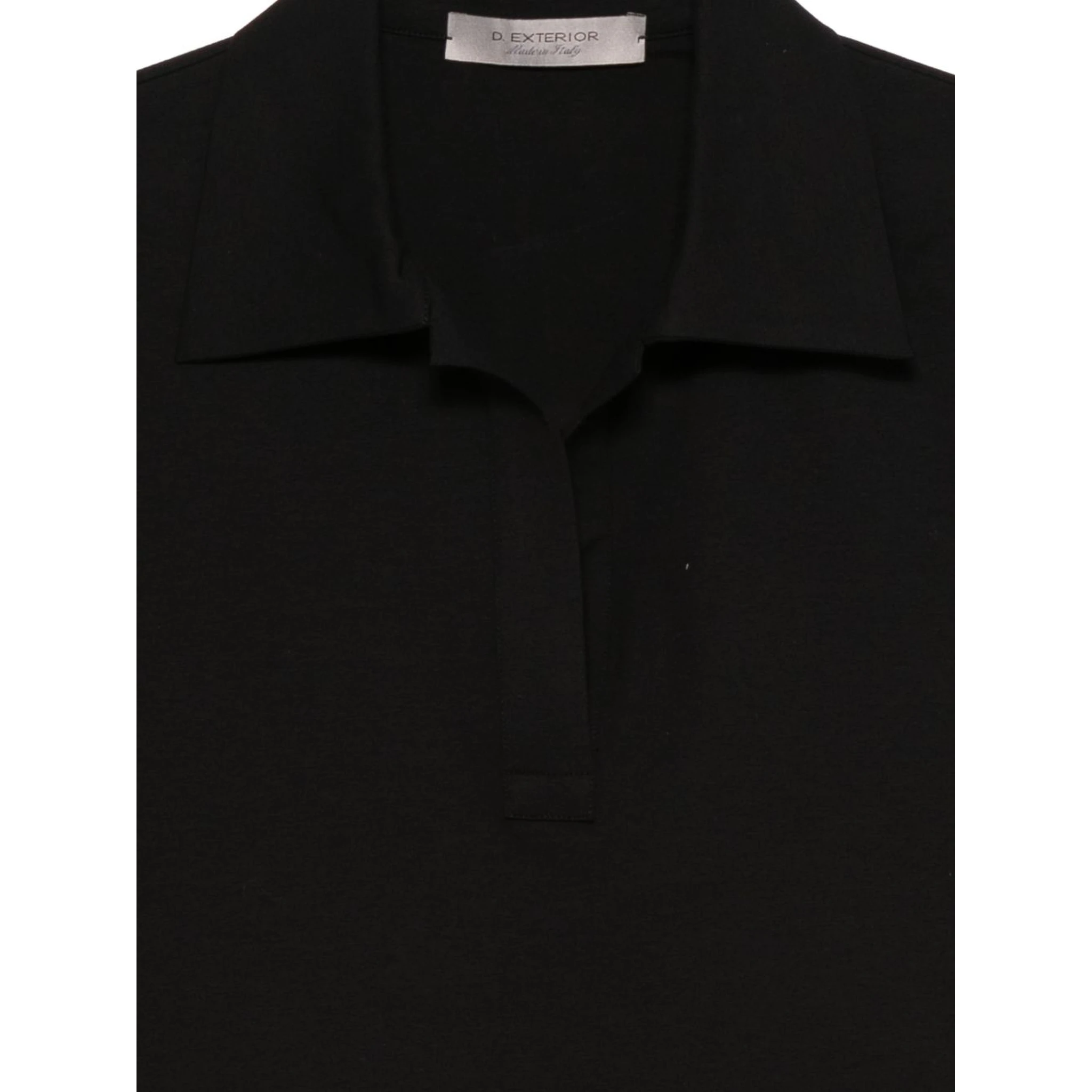 تيشيرتات وبولو سوداء من D EXTERIOR