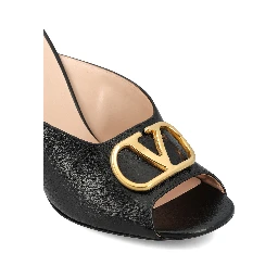 صندل فالنتينو غارافاني أسود