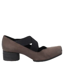 راقصة باليه جلدية