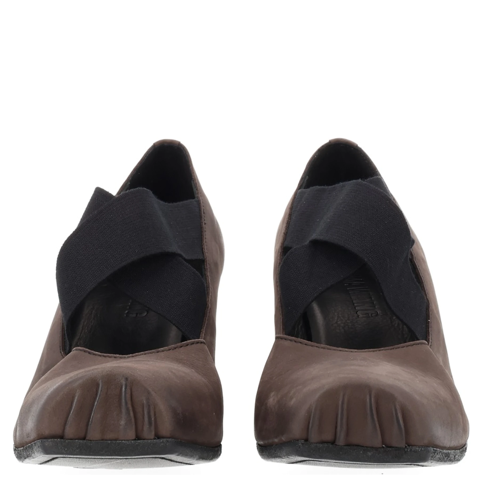 راقصة باليه جلدية