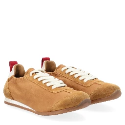 حذاء رياضي من الجلد