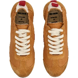 حذاء رياضي من الجلد