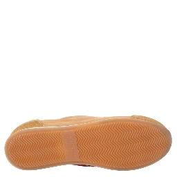 حذاء رياضي من الجلد