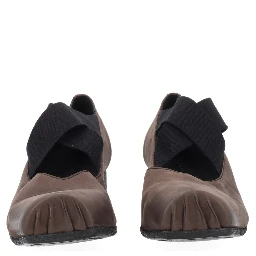 راقصة باليه جلدية