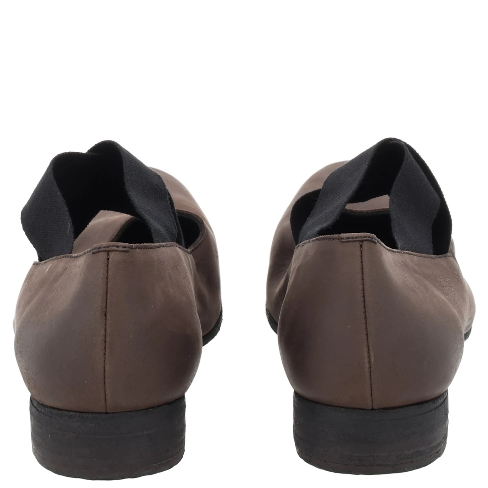 راقصة باليه جلدية