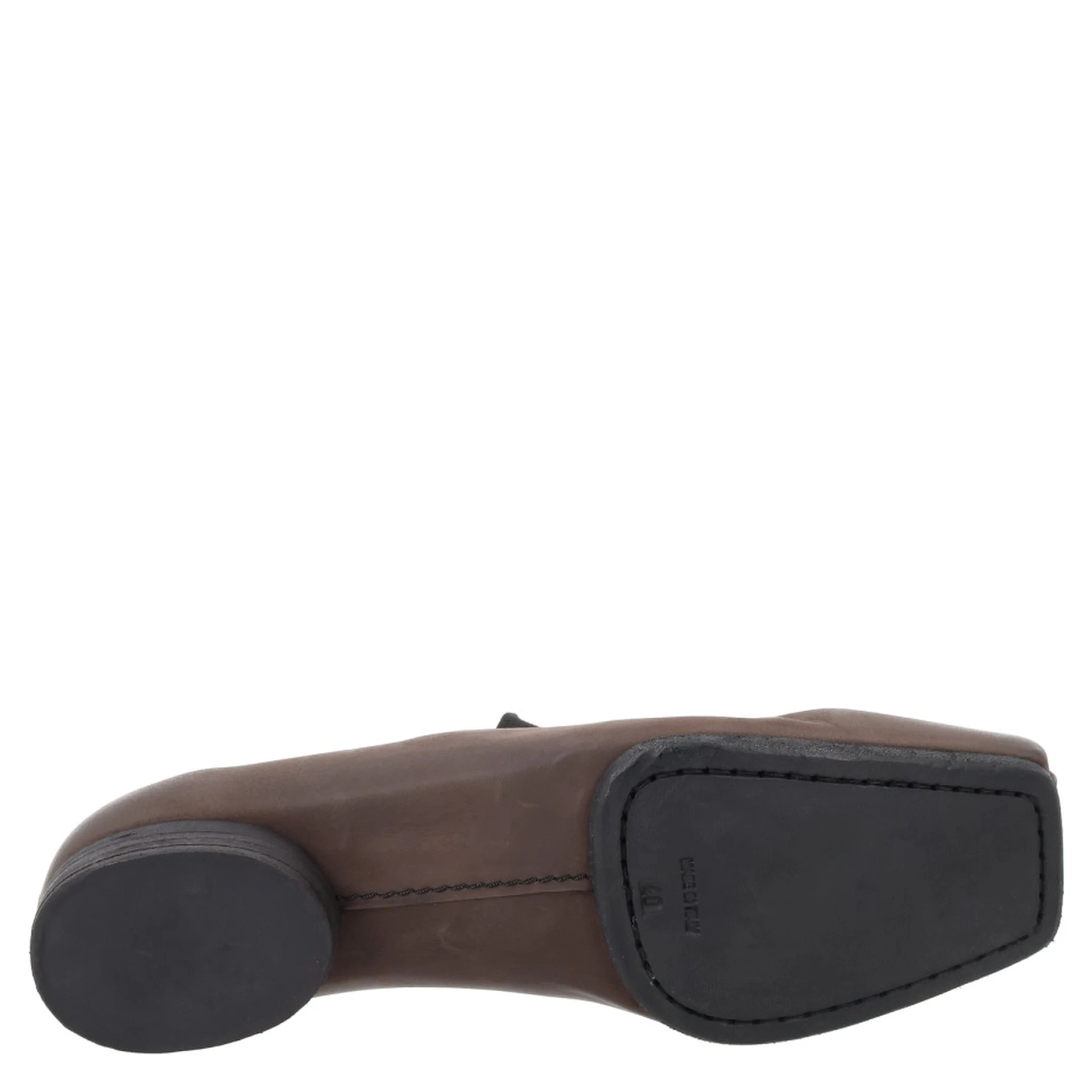 راقصة باليه جلدية