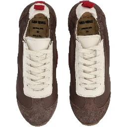 حذاء رياضي من الجلد