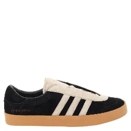 حذاء رياضي "غزال"