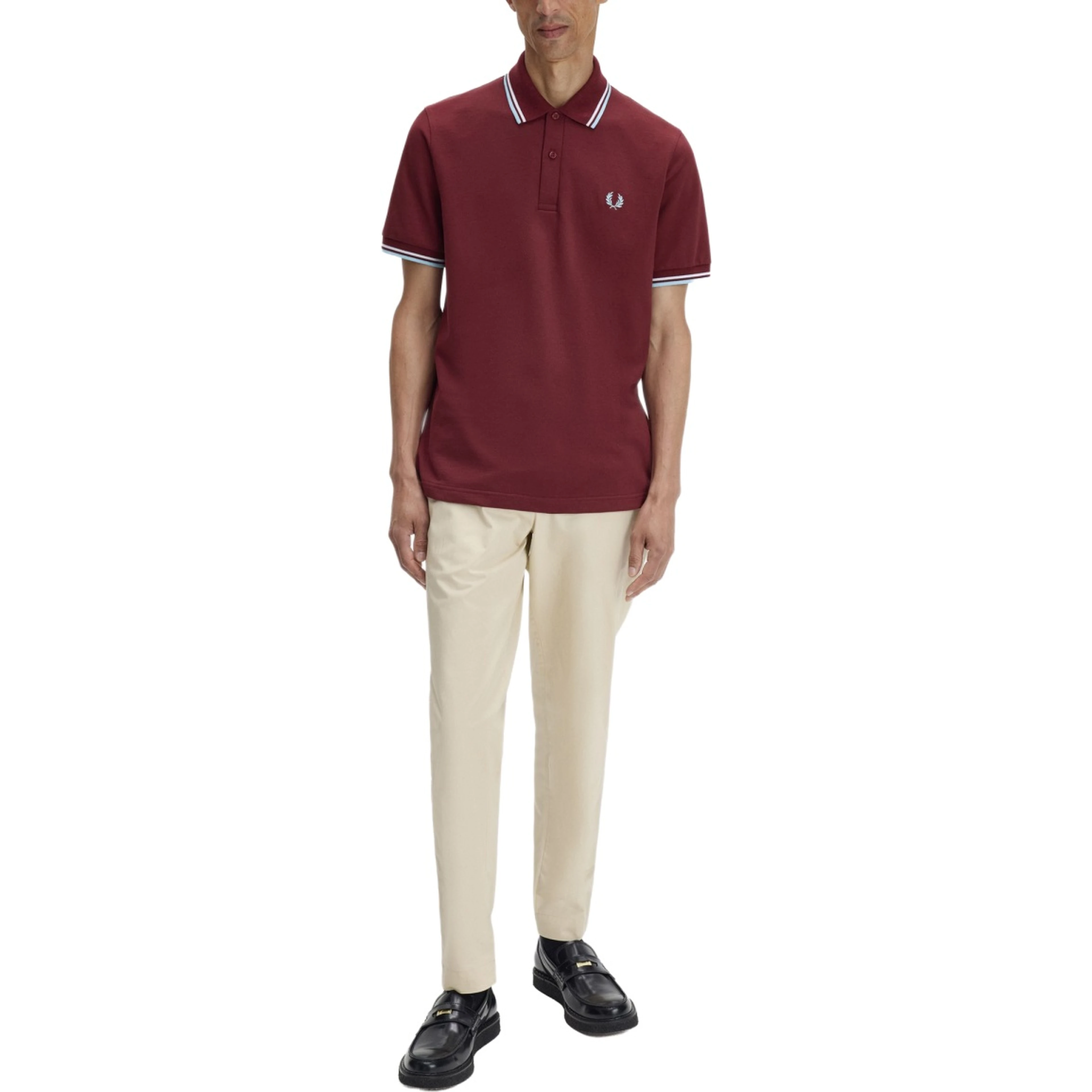 قميص بولو بشعار