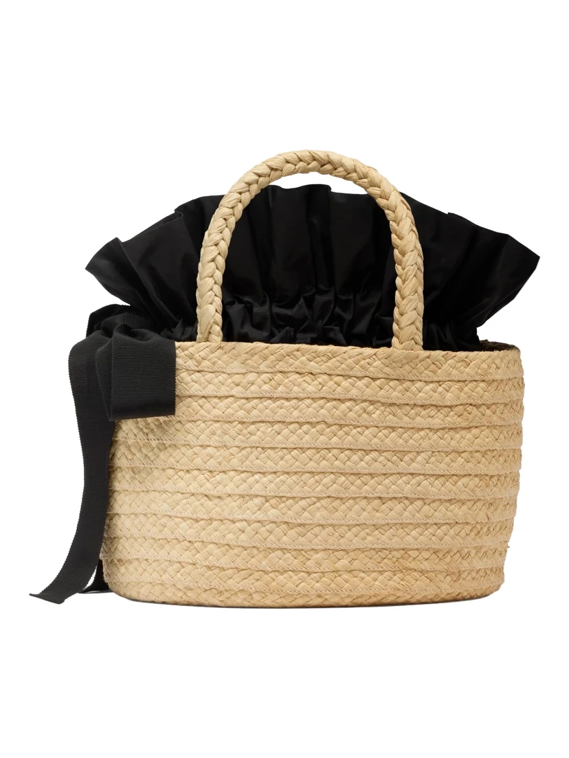 حقيبة تسوق مزينة بشعار