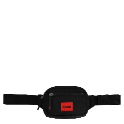 حقيبة عليها شعار