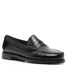 حذاء سيباغو مسطح أسود