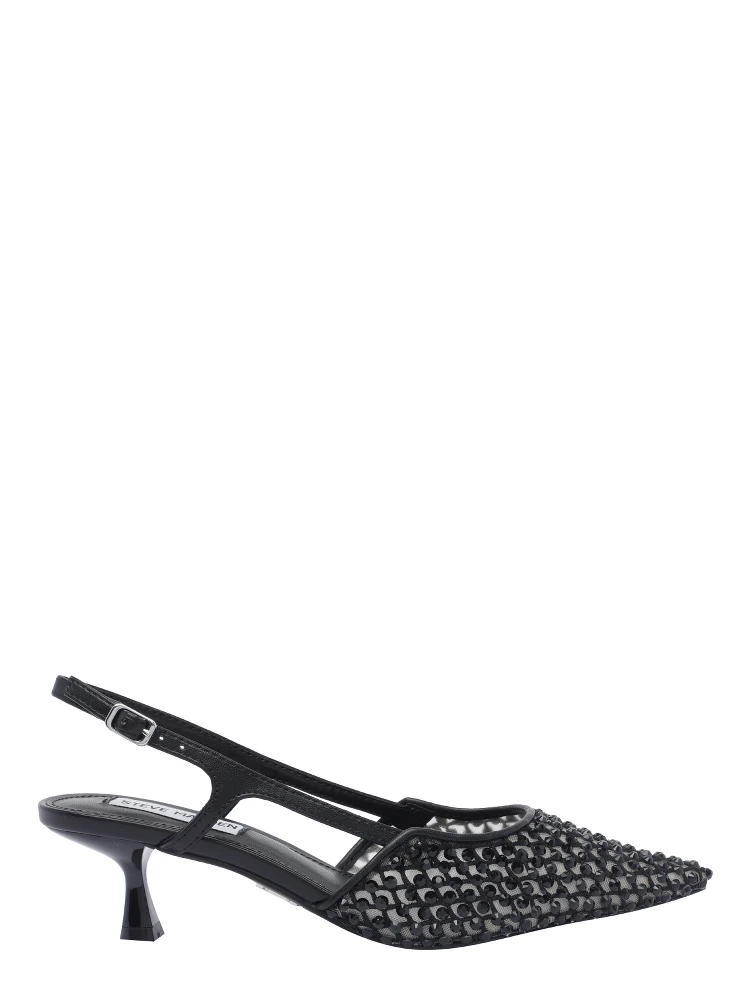 ستيف مادن بكعب أسود