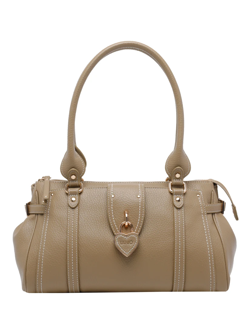 حقائب ليو جو.. خضراء