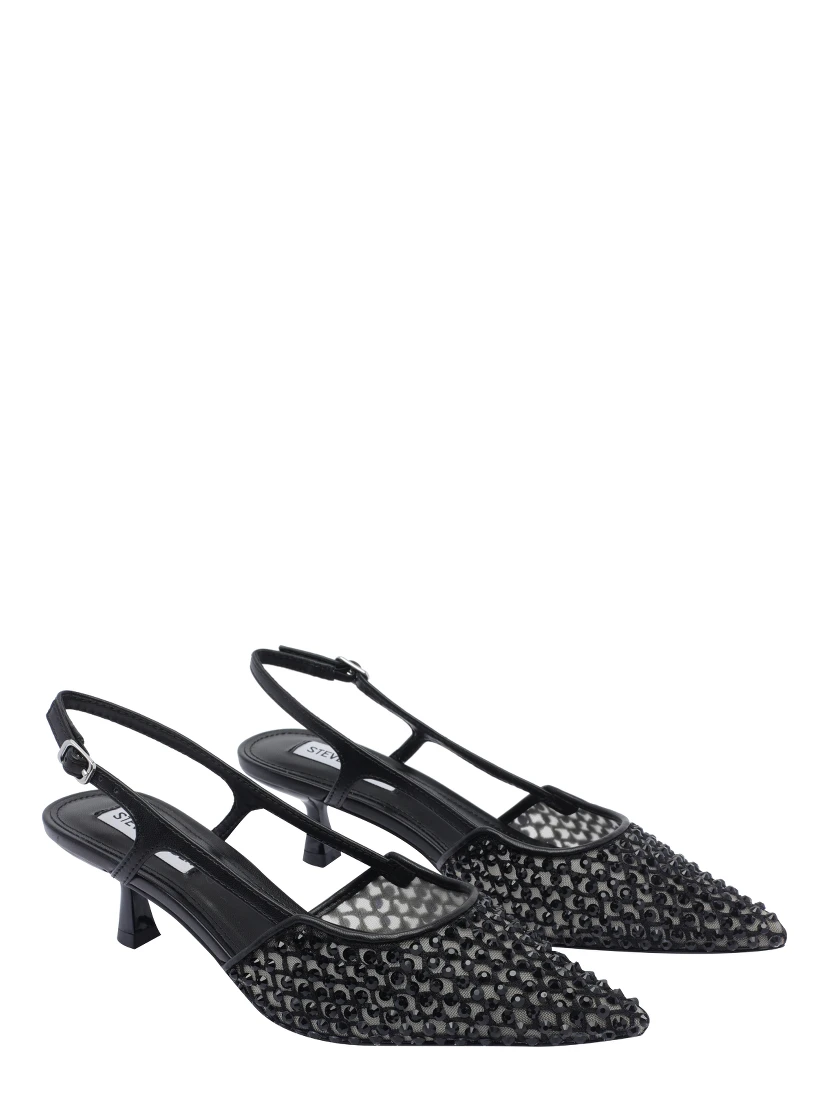 ستيف مادن بكعب أسود