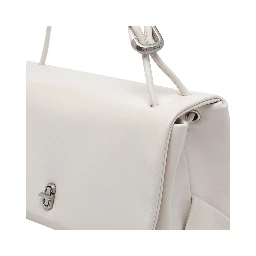 حقائب مارك جاكوبس.. بيضاء