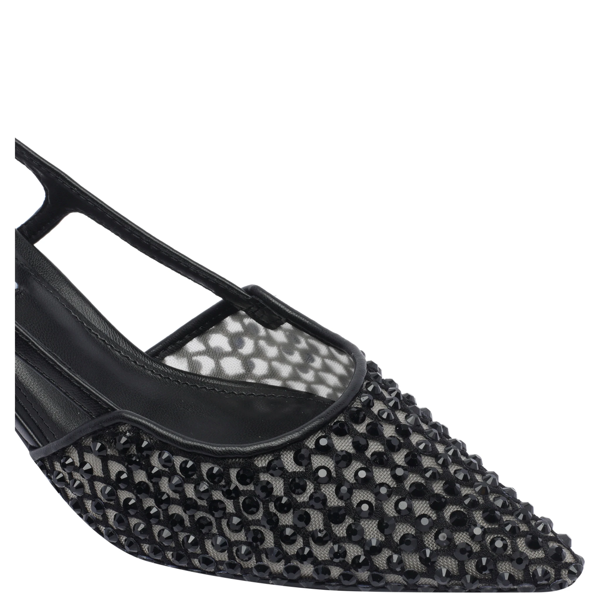 ستيف مادن بكعب أسود