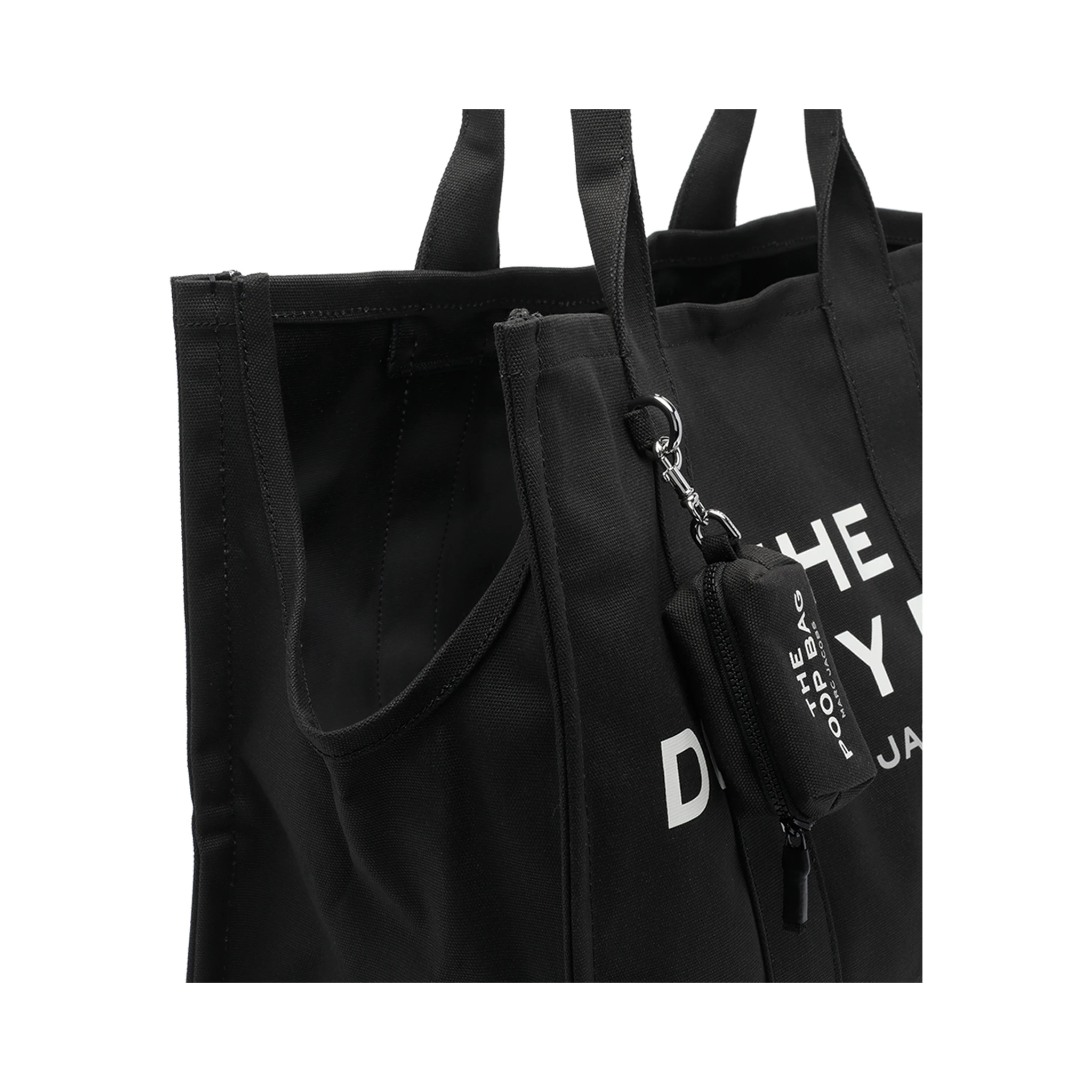 حقائب مارك جاكوبس.. سوداء