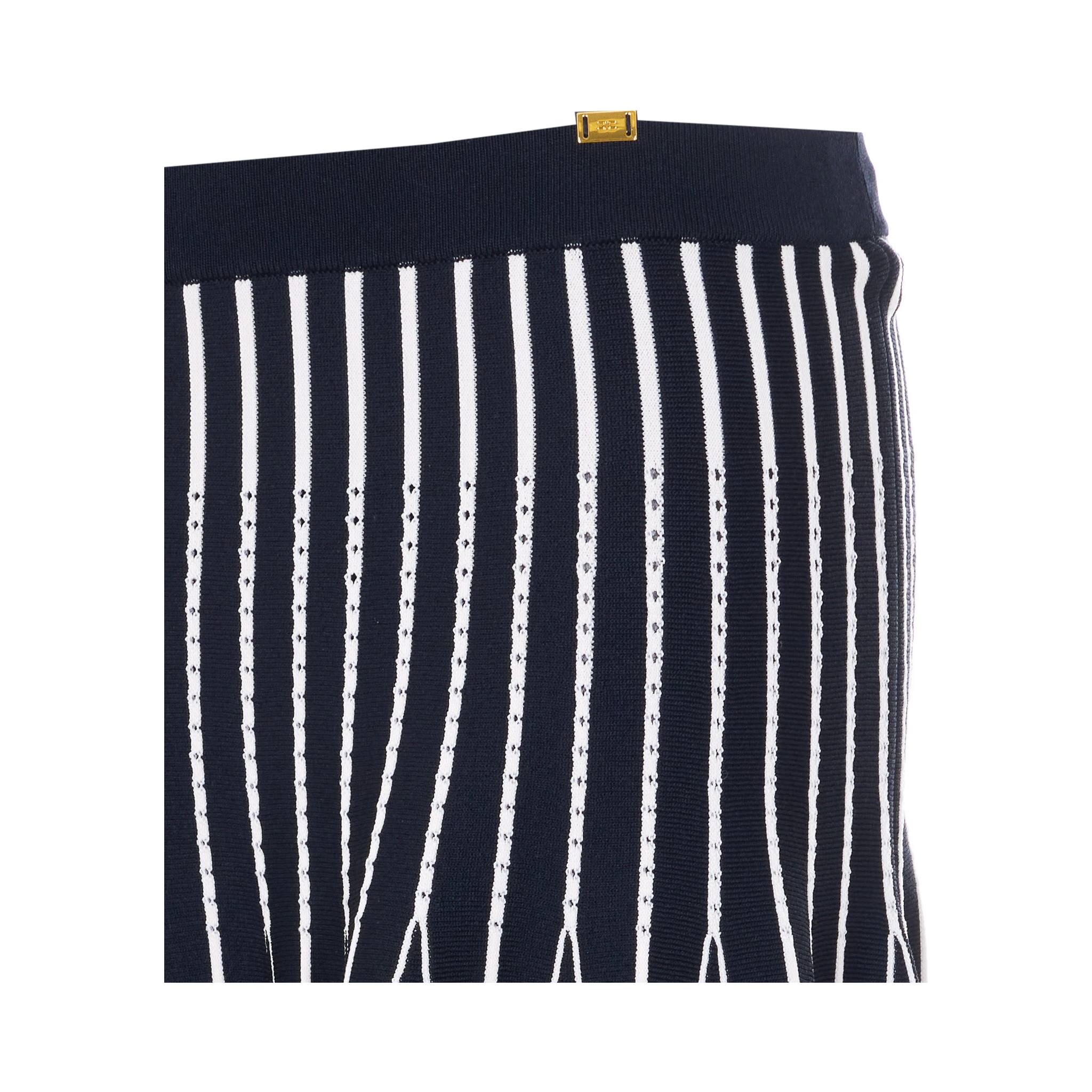 إليزابيتا فرانكي التنانير السوداء