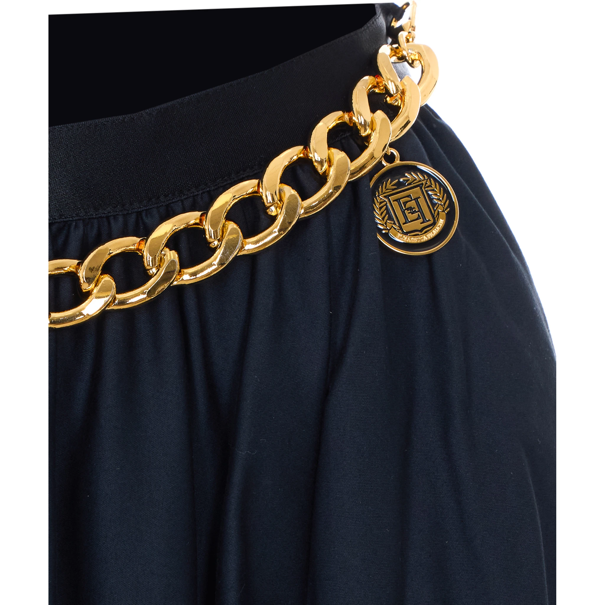 إليزابيتا فرانكي التنانير السوداء