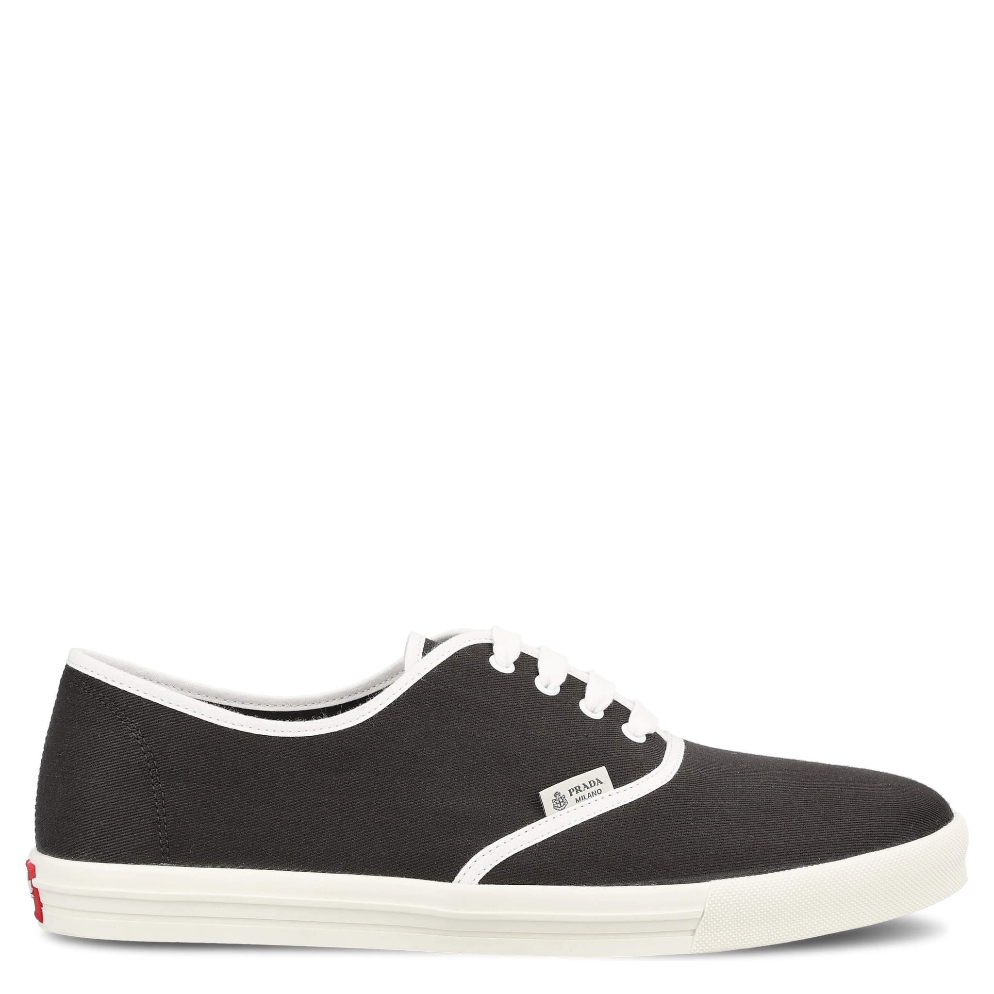 حذاء رياضي أسود من برادا