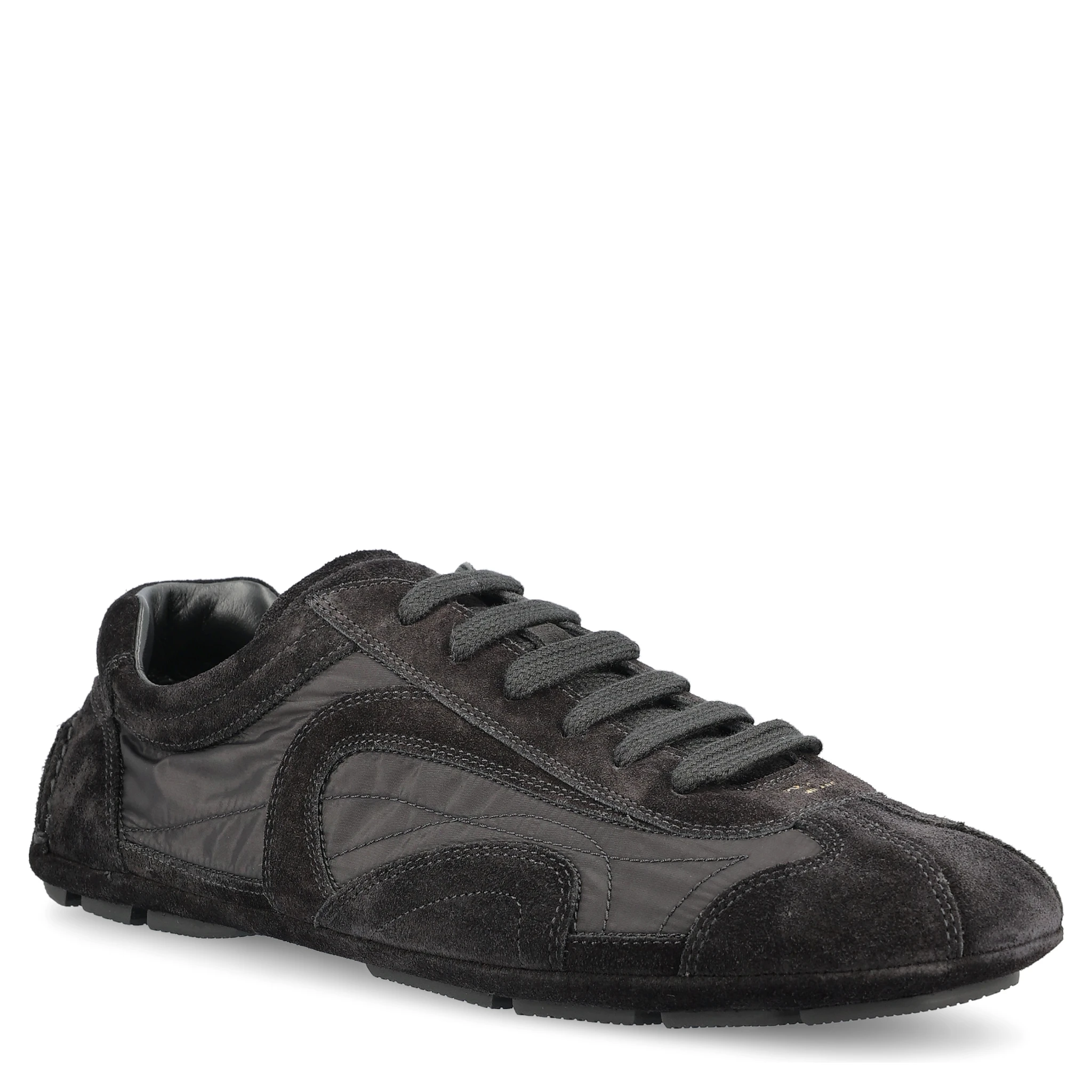 حذاء رياضي أسود من برادا