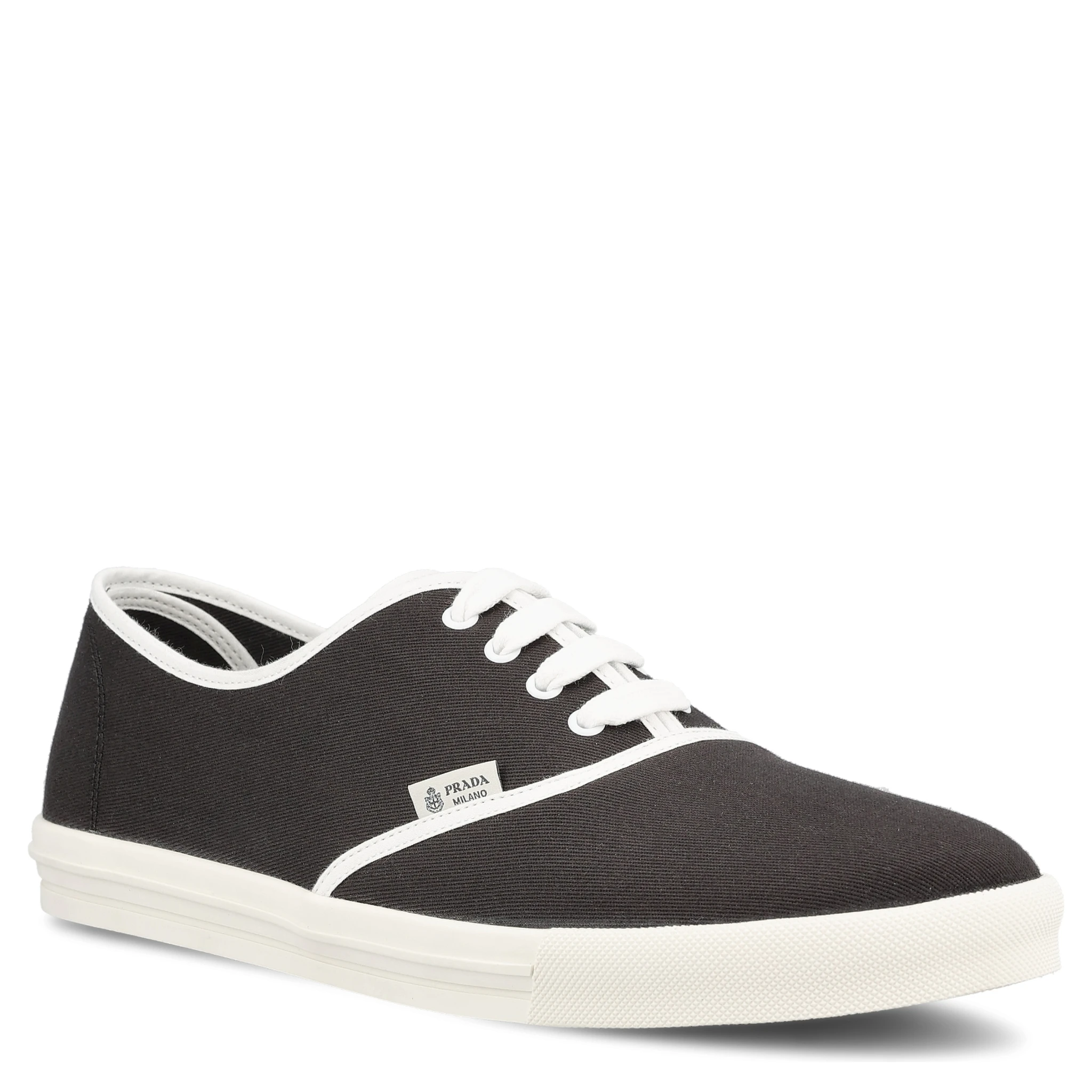 حذاء رياضي أسود من برادا