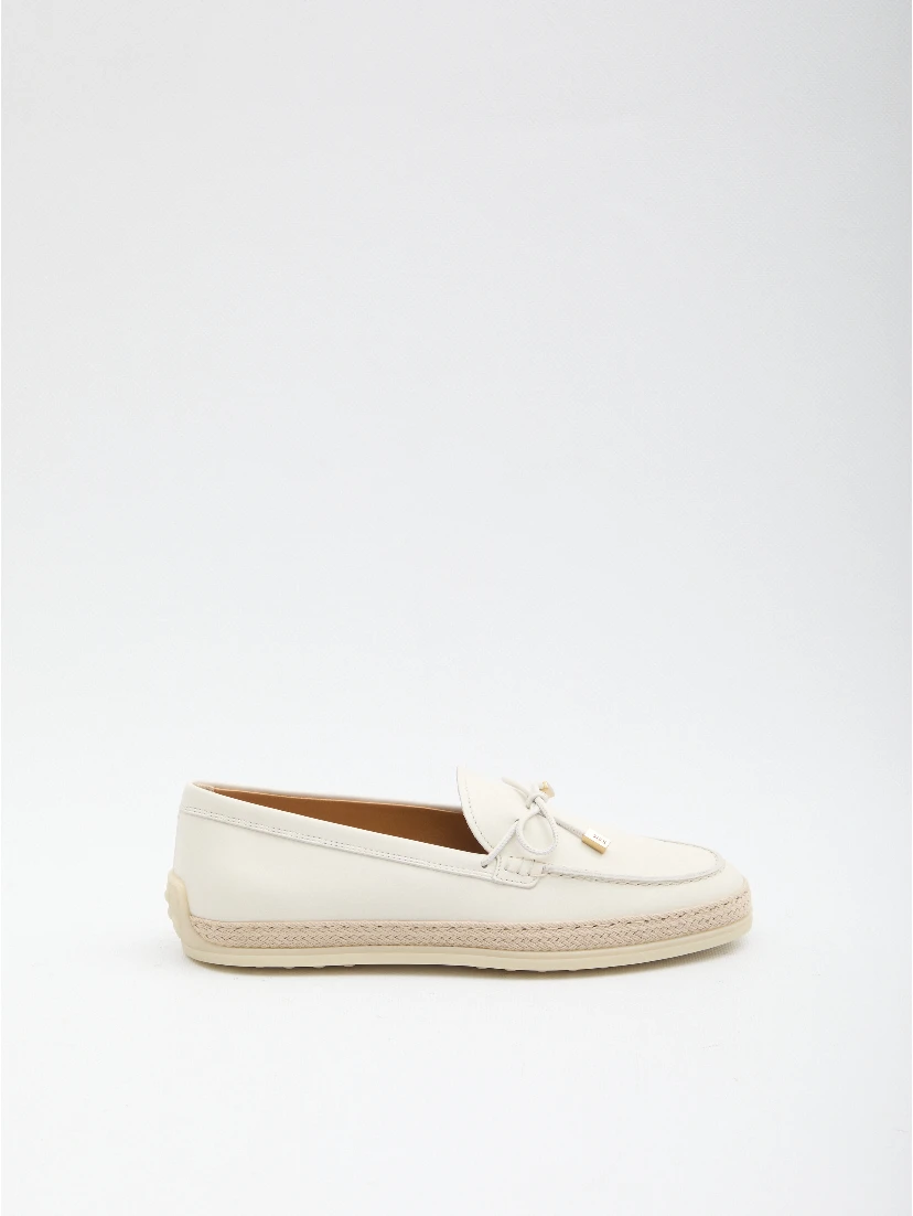 أحذية جلدية بدون كعب