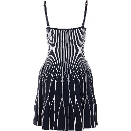 فساتين إليزابيتا فرانكي باللون الأسود