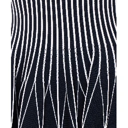 فساتين إليزابيتا فرانكي باللون الأسود