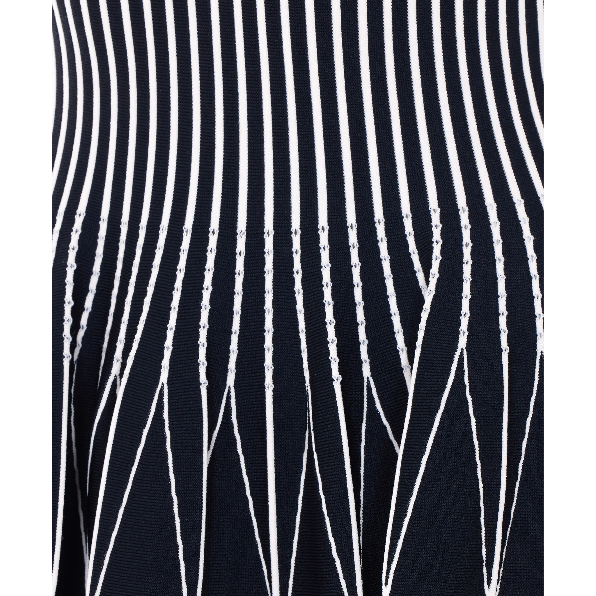 فساتين إليزابيتا فرانكي باللون الأسود