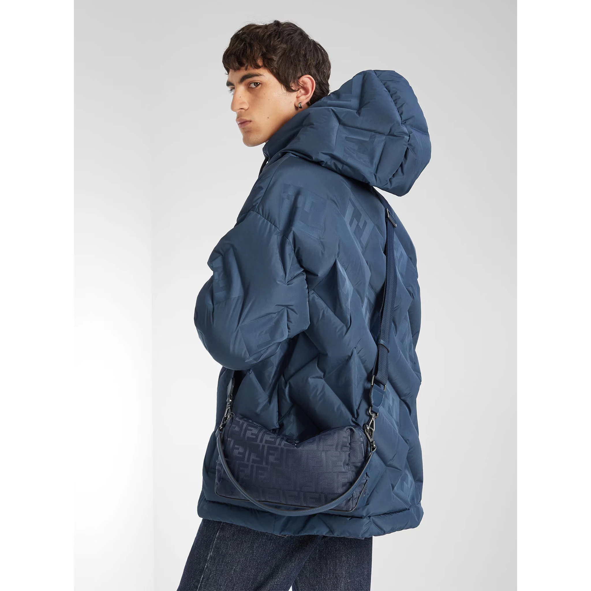 حقائب فندي.. أزرق