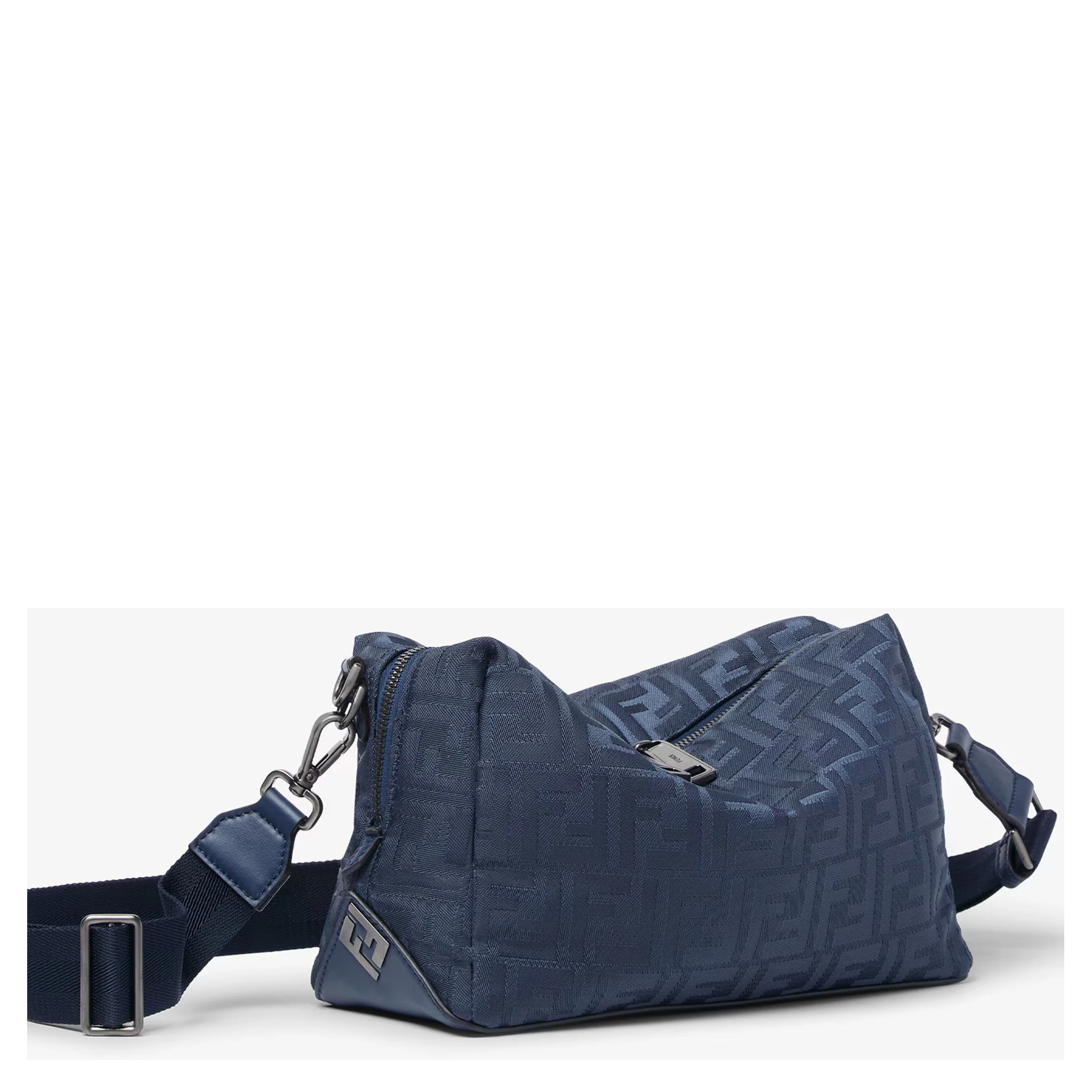 حقائب فندي.. أزرق