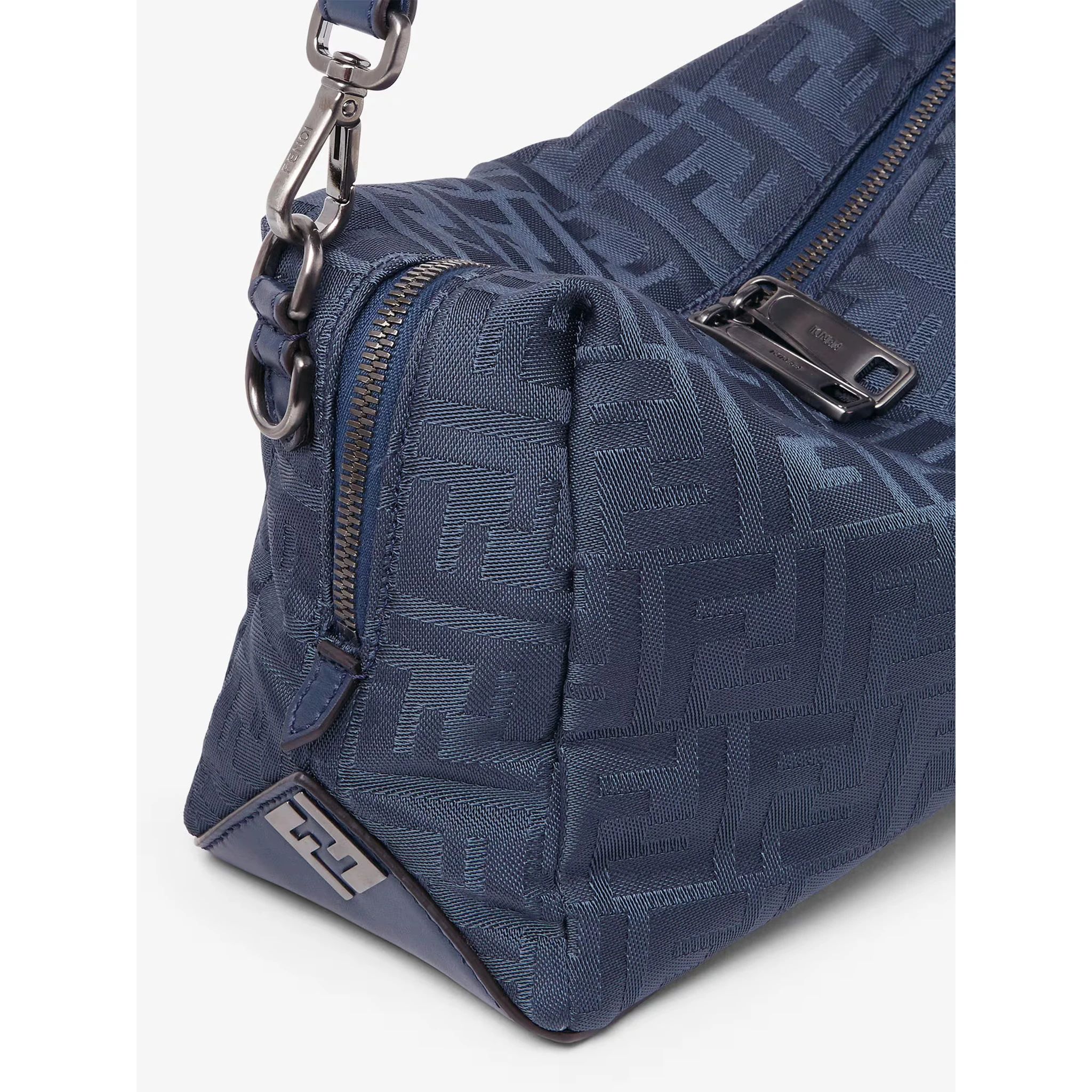 حقائب فندي.. أزرق