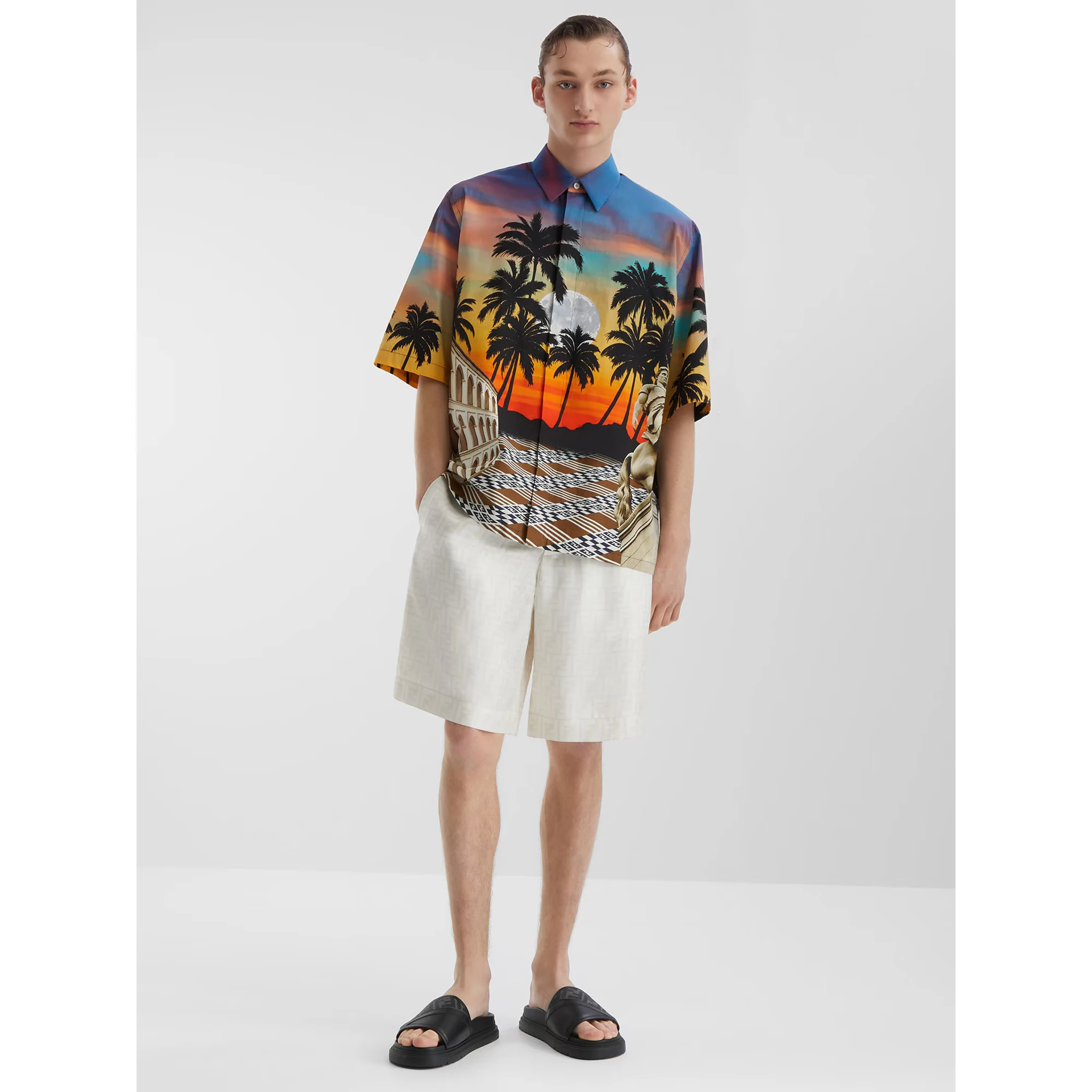 صندل فندي أسود