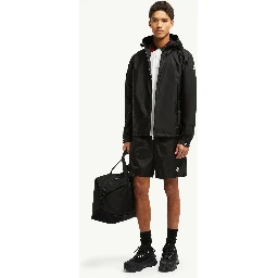 ملابس مونكلير سي باللون الأسود