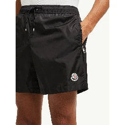 ملابس مونكلير سي باللون الأسود