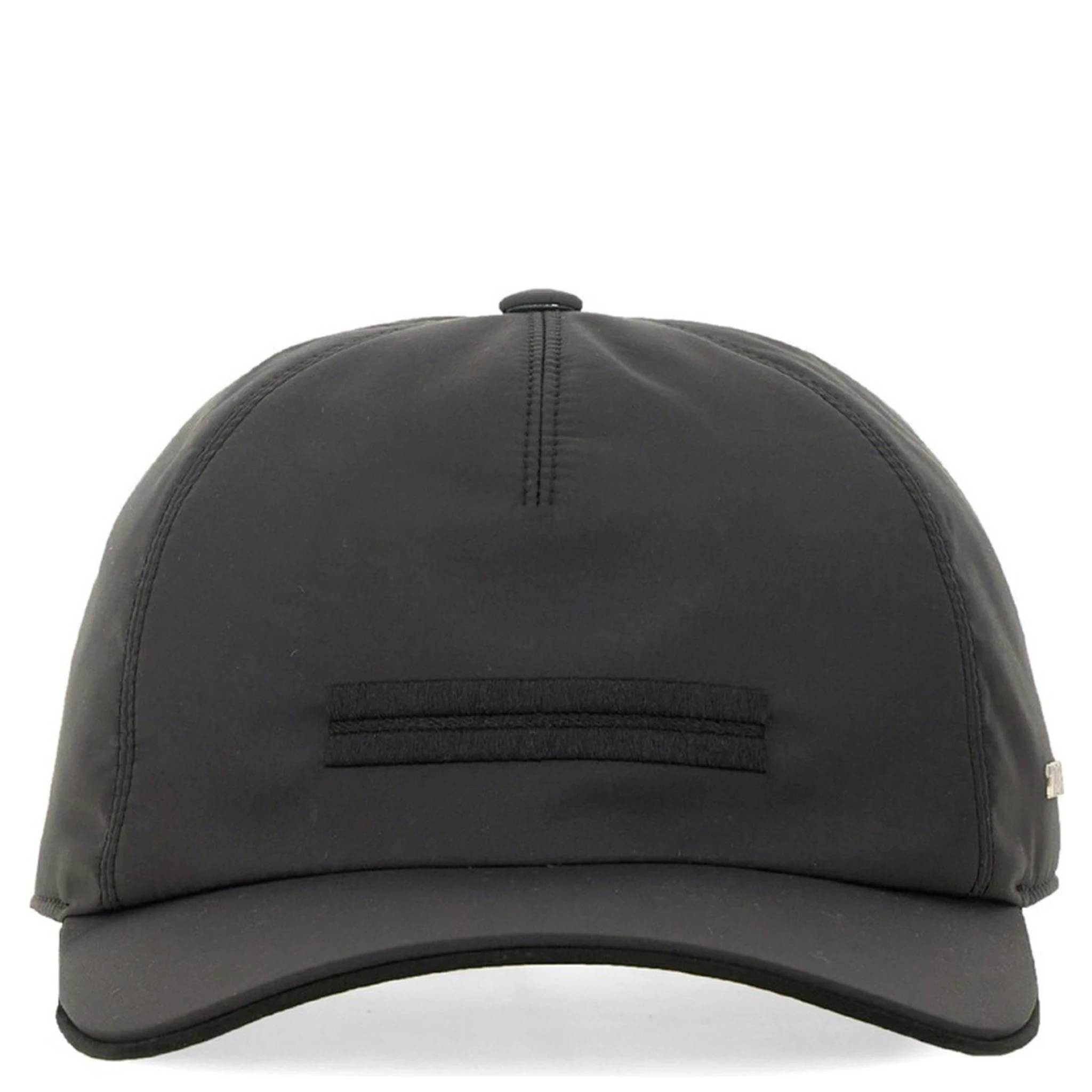 قبعة بيسبول بشعار