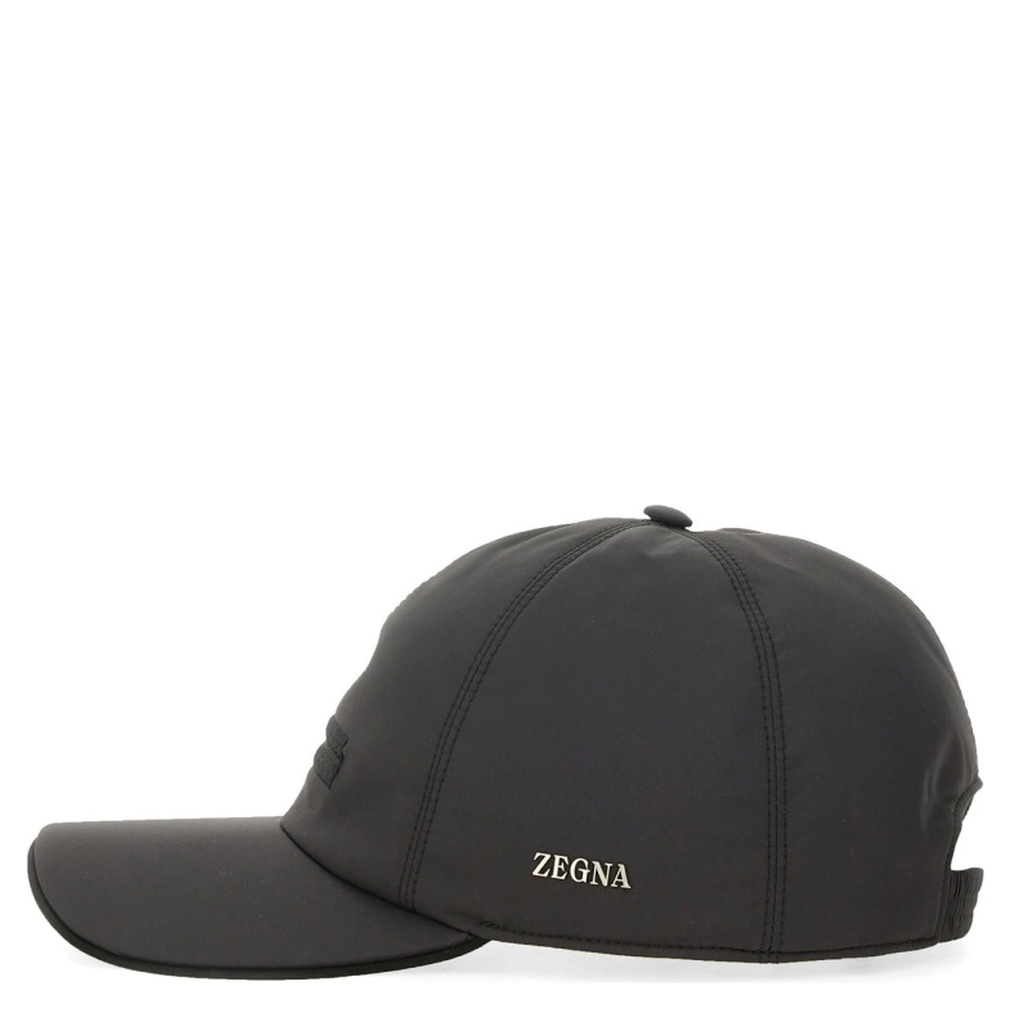 قبعة بيسبول بشعار