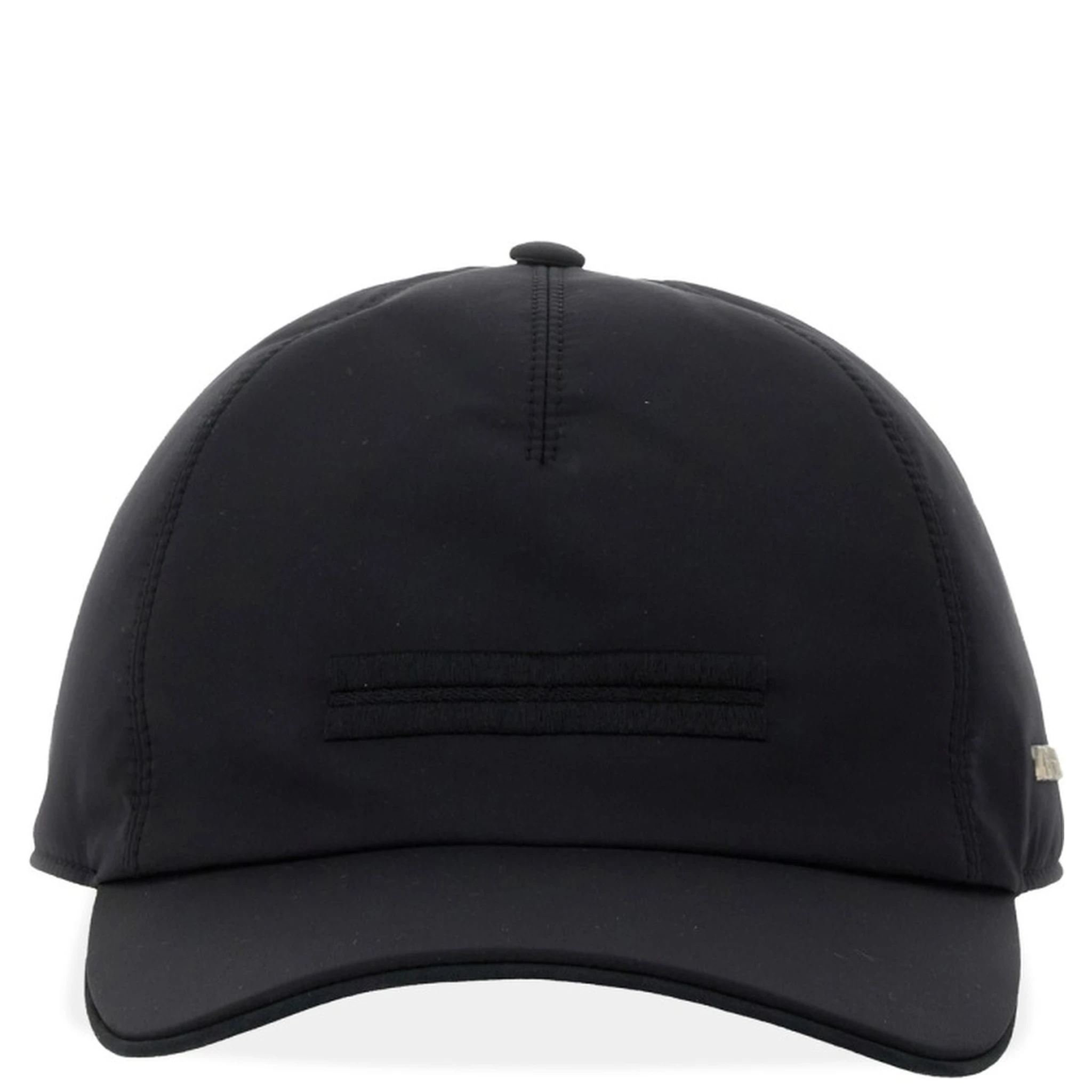 قبعة بيسبول بشعار